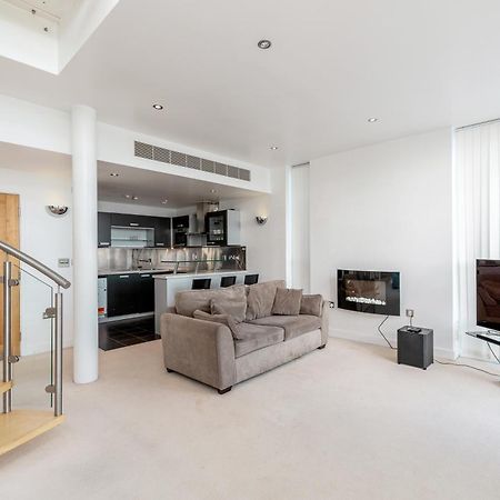 Excel Dock Apartments London Exterior photo